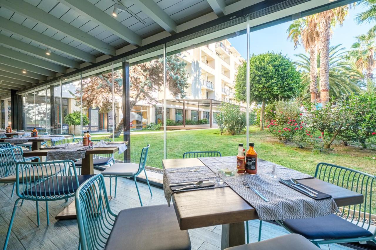 Estival Islantilla Bagian luar foto